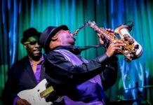 Ile zarabia Junior Python?