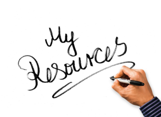 Jak nazywamy określenie zasobów niezbędnych do realizacji poszczególnych działań?