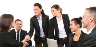 W jaki sposób przedsiębiorstwo może angażować pracowników w zarządzanie?