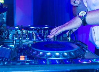 Ile osób jest na rap stacji?