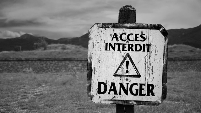 Jakie zagrożenia mogą wystąpić w szkole? Jakie zagrożenia mogą wystąpić w szkole?